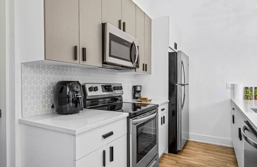 Delair Apartment | 24 Luxury Loft-FREE Private Parking-Tesla Charger