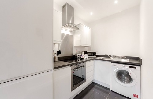 Sutton South Apartment | 24 Nouvelle House - 2 bedroom apartment