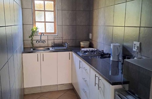 Ekurhuleni House | 24 Onvrey Guest House