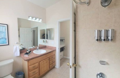 Egypt Lake-Leto Apartment | #24 Urban Comfort Suite for two people