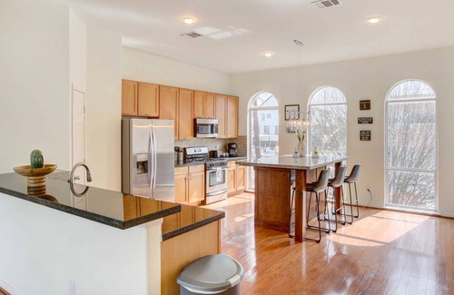 East Downtown Houston Apartment | 240 m² Apartment ∙ 2 bedrooms ∙ 8 guests