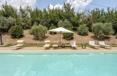 Todi House | 240 m² Farmhouse ∙ 5 bedrooms ∙ 10 guests
