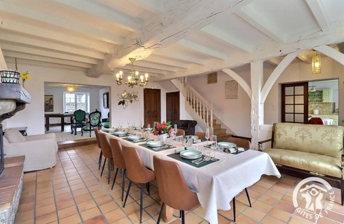 Saint-Symphorien House | 240 m² Gîte ∙ 5 bedrooms ∙ 10 guests
