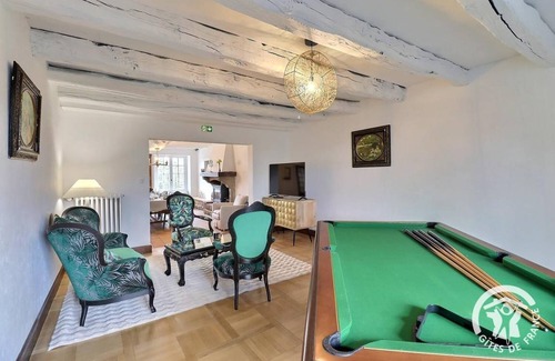Saint-Symphorien House | 240 m² Gîte ∙ 5 bedrooms ∙ 10 guests