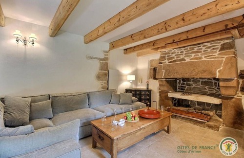 Pleumeur-Bodou House | 240 m² Gîte ∙ 7 bedrooms ∙ 14 guests