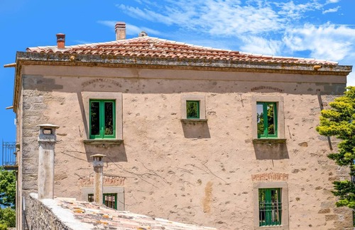 Ficarra House | 240 m² House ∙ 5 bedrooms ∙ 10 guests