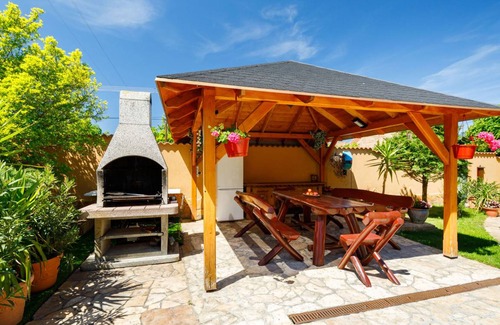 Balatonlelle House | 240 m² House ∙ 1 bedroom ∙ 15 guests