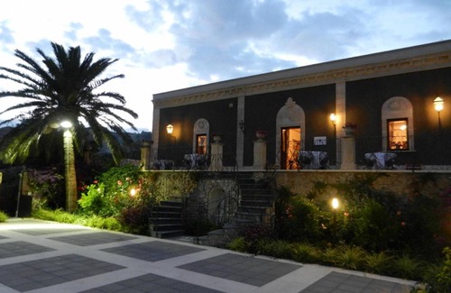 Centuripe House | 240 m² House ∙ 4 bedrooms ∙ 12 guests