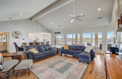 Kingsland House | 240 m² House ∙ 5 bedrooms ∙ 21 guests