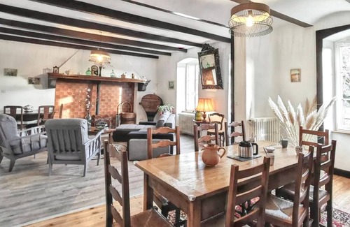 Domeyrat House | 240 m² House ∙ 5 bedrooms ∙ 14 guests