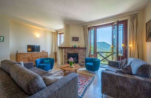 Menaggio House | 240 m² House ∙ 5 bedrooms ∙ 10 guests
