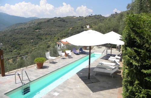 Civezza House | 240 m² House ∙ 7 bedrooms ∙ 18 guests