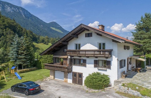 Itter House | 240 m² House ∙ 8 bedrooms ∙ 17 guests