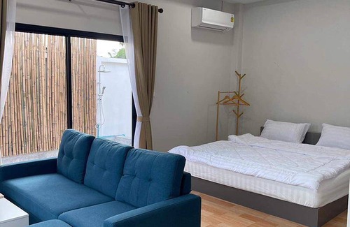Udon Thani Villa | 240 m² Villa ∙ 3 bedrooms ∙ 20 guests