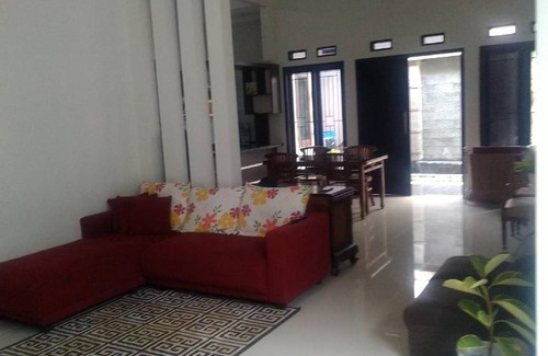 Dinoyo Villa | 240 m² Villa ∙ 4 bedrooms ∙ 8 guests