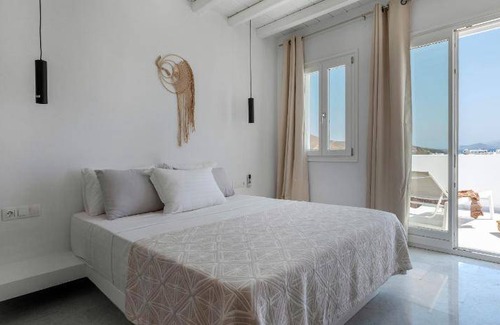 Piso Livadi Villa | 240 m² Villa ∙ 5 bedrooms ∙ 10 guests