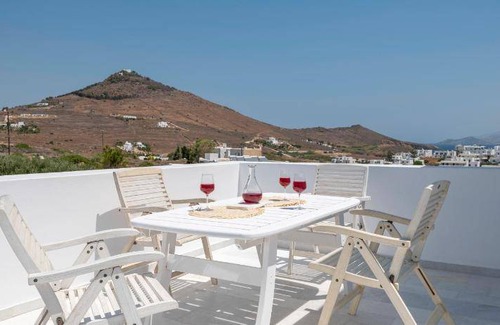Piso Livadi Villa | 240 m² Villa ∙ 5 bedrooms ∙ 10 guests