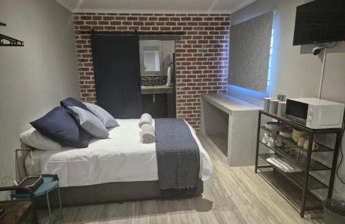 Montana House | @241 Enkeldoorn Guesthouse