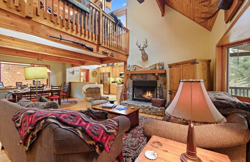 Boone Cabin | 248 m² Cabin ∙ 3 bedrooms ∙ 10 guests