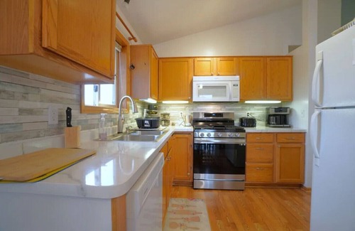 Shakopee House | 249) Perfect for larger groups!