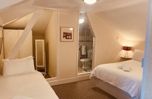 Yeovil Bed & Breakfast | 25 m² Bed and breakfast ∙ 127 guests