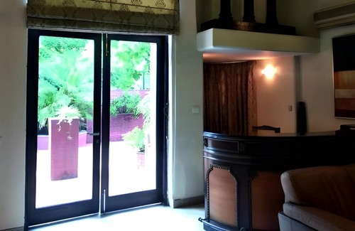 Malviya Nagar House | 25 m² Bungalow ∙ 7 bedrooms ∙ 14 guests