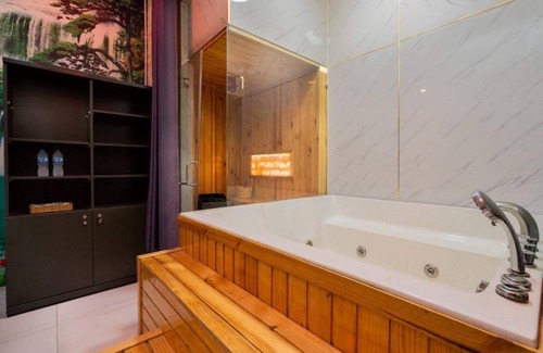 Tan Phu District Hotel | 25 m² Hotel ∙ 6 guests