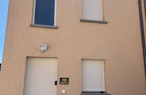 Satolas-et-Bonce House | 25 m² House ∙ 1 bedroom ∙ 2 guests