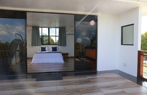 Thulusdhoo Island Resort | 25 m² Private room ∙ 1 bedroom ∙ 2 guests