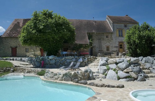 Dompierre-les-Eglises House | 250 m² House ∙ 5 bedrooms ∙ 12 guests