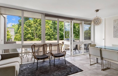 Toorak Apartment | 250 m² Apartment ∙ 3 bedrooms ∙ 9 guests