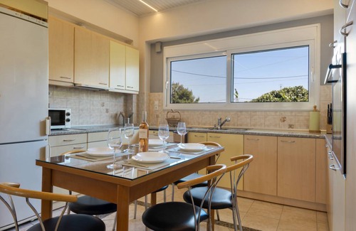 Spata-Artemida House | 250 m² Finca ∙ 8 bedrooms ∙ 16 guests