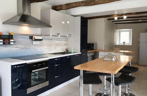 Saint-Julien-du-Puy House | 250 m² House ∙ 7 bedrooms ∙ 14 guests