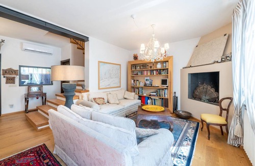 Padenghe sul Garda House | 250 m² House ∙ 5 bedrooms ∙ 10 guests