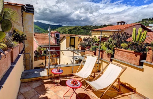 Civezza House | 250 m² House ∙ 4 bedrooms ∙ 10 guests