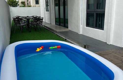 Banting House | 250 m² House ∙ 4 bedrooms ∙ 12 guests