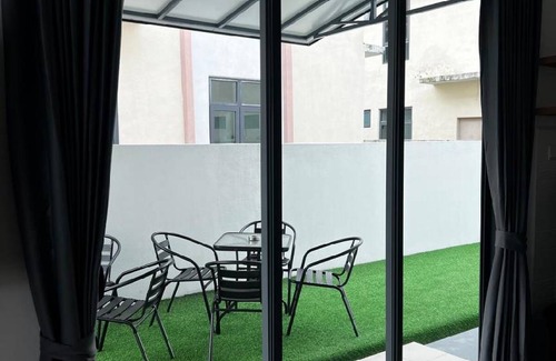 Banting House | 250 m² House ∙ 4 bedrooms ∙ 12 guests