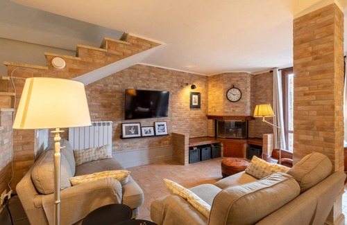 Castiglione del Lago House | 250 m² House ∙ 5 bedrooms ∙ 14 guests