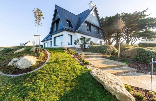Kerlaz House | 250 m² House ∙ 5 bedrooms ∙ 10 guests