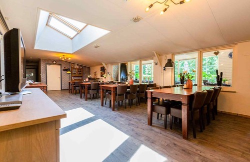 Municipality of Haaksbergen House | 250 m² House ∙ 7 bedrooms ∙ 38 guests