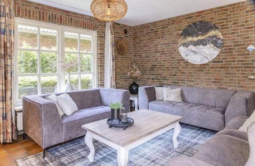 Losser House | 250 m² House ∙ 8 bedrooms ∙ 16 guests
