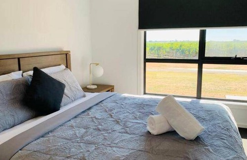 Merbein South House | 250 m² House ∙ 5 bedrooms ∙ 10 guests