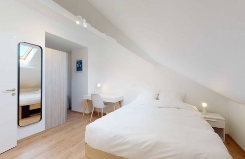 Suresnes Resort | 250 m² Private room ∙ 1 bedroom ∙ 2 guests