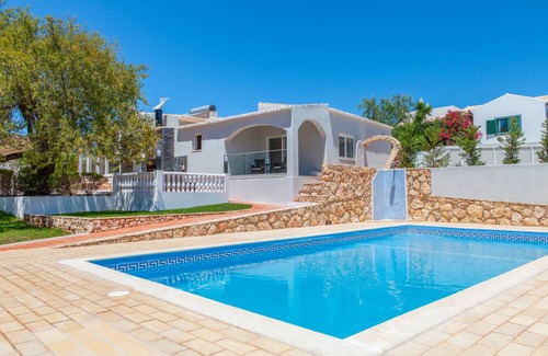 Lagoa e Carvoeiro Villa | 250 m² Villa ∙ 3 bedrooms ∙ 11 guests