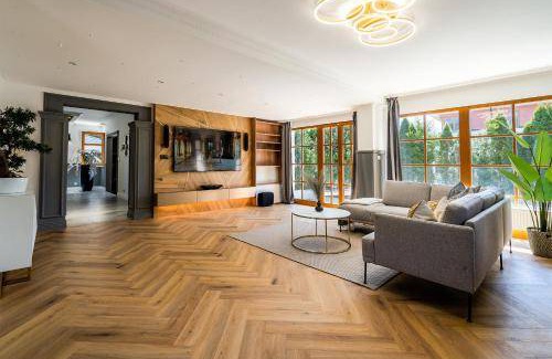 Pruhonice Villa | 250 m² Villa ∙ 4 bedrooms ∙ 11 guests