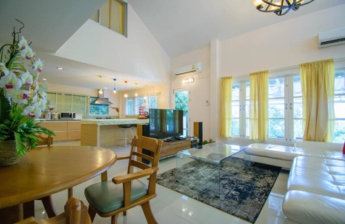 Chakphong Villa | 250 m² Villa ∙ 4 bedrooms ∙ 10 guests