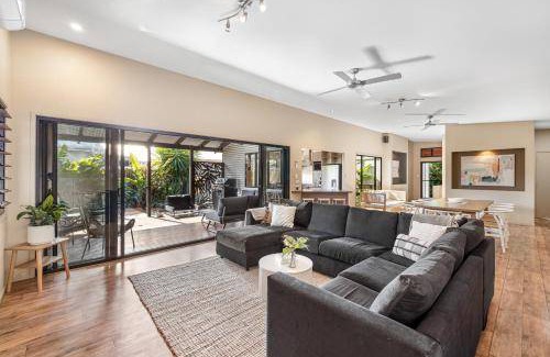 Mudjimba Villa | 250 m² Villa ∙ 4 bedrooms ∙ 10 guests