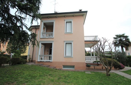 Castronno Villa | 250 m² Villa ∙ 5 bedrooms ∙ 10 guests