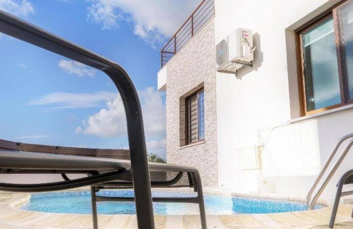 Tremithousa Villa | 250 m² Villa ∙ 5 bedrooms ∙ 9 guests