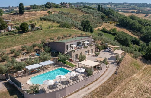 Loreto Villa | 250 m² Villa ∙ 6 bedrooms ∙ 16 guests